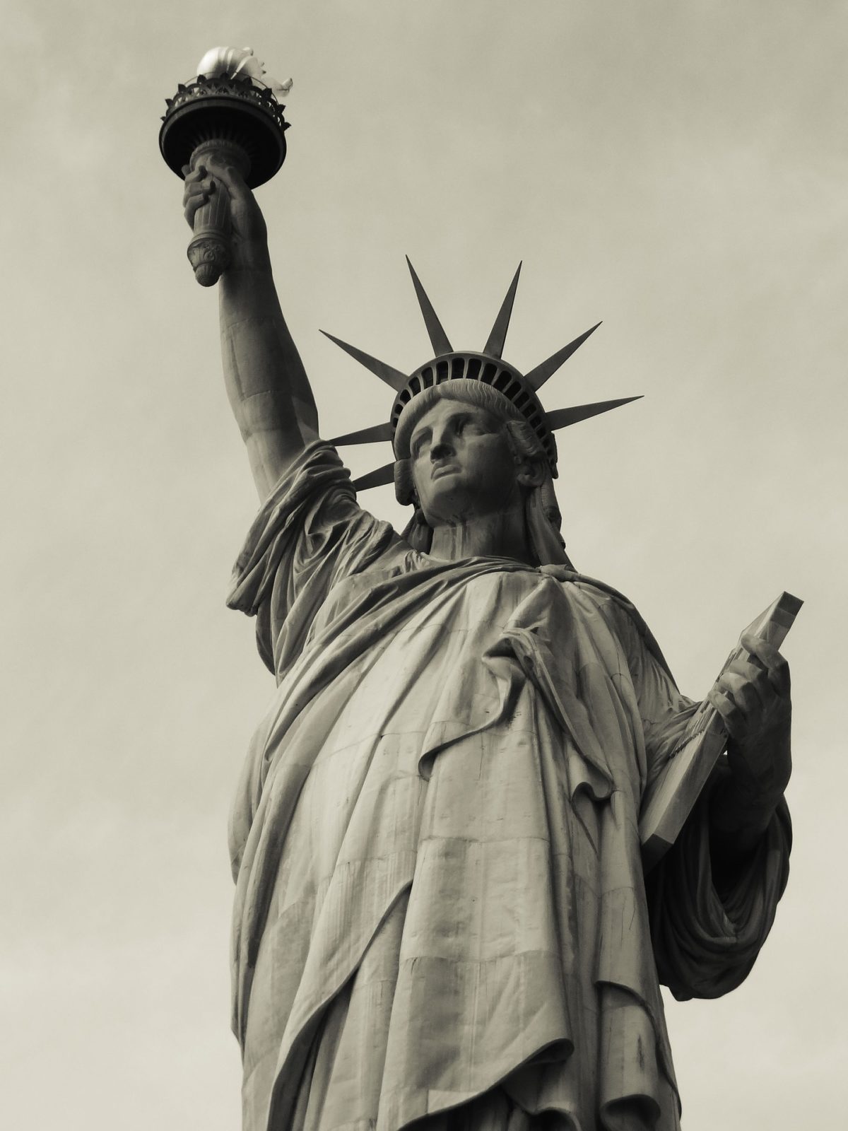 statue-of-liberty-648643_1920